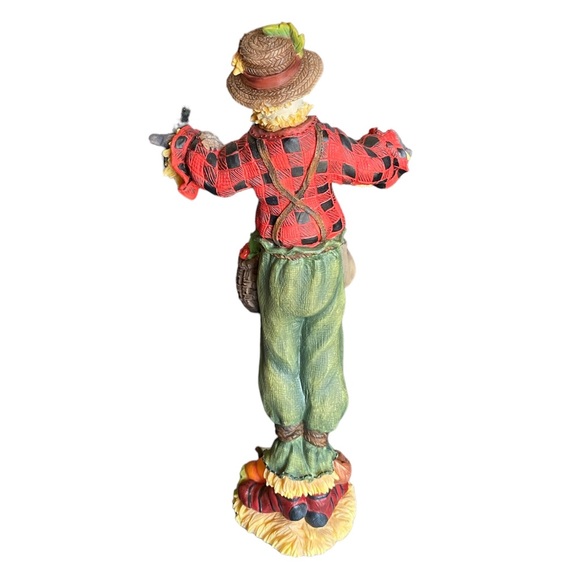 Lenox 2000 Harvest Scarecrow Hand Pencil Style
Halloween Sculptures Fall - Picture 2 of 5